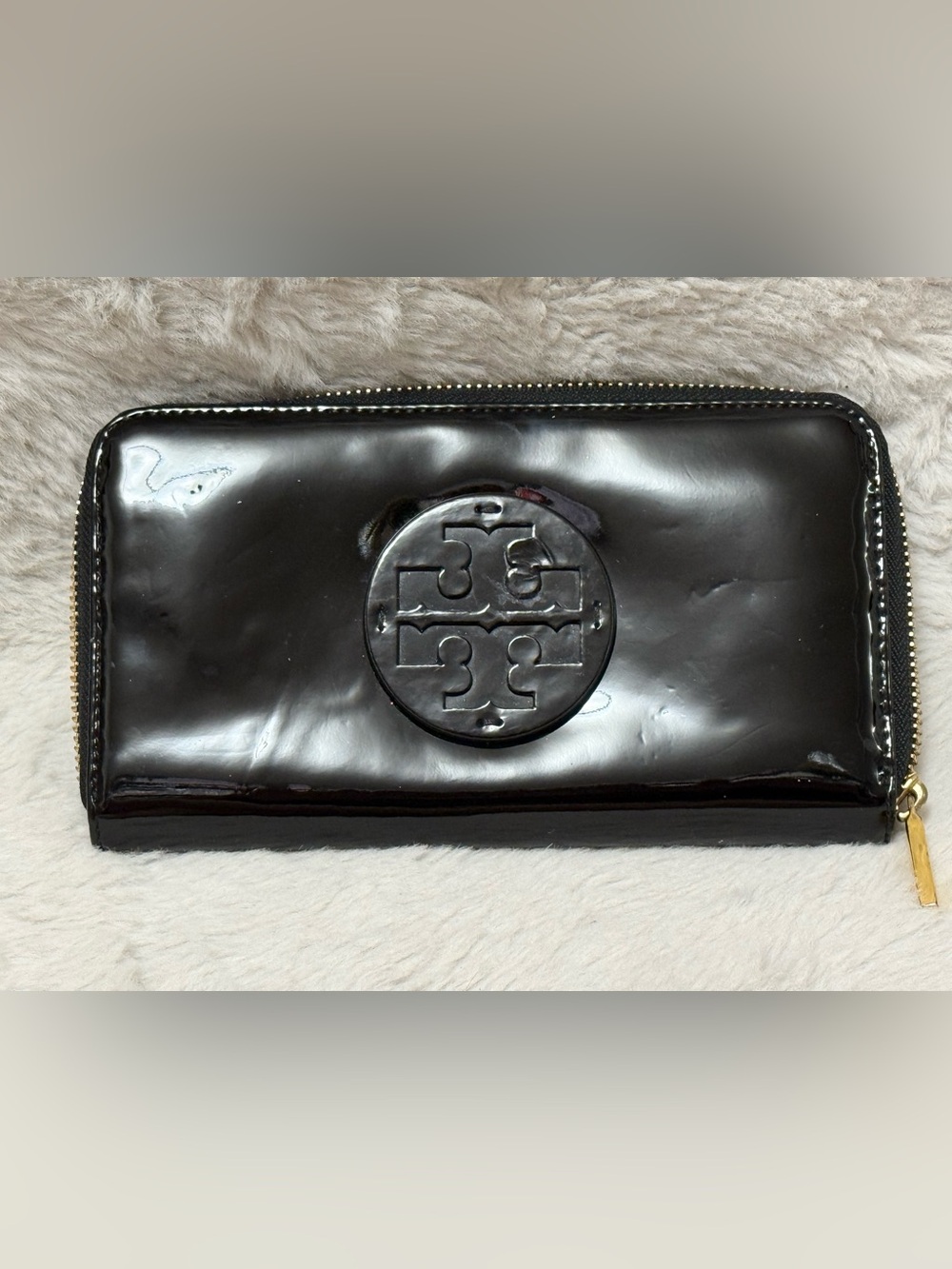 Tory Burch Black Patent Leather Women’s Wallet with Logo Medallion